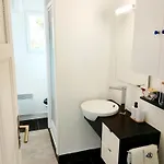 Lumineux 50 Metres Carres Renove Proche Apartment