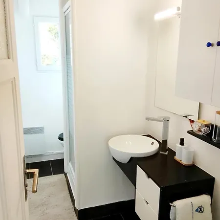 Lumineux 50 Metres Carres Renove Proche Apartmán